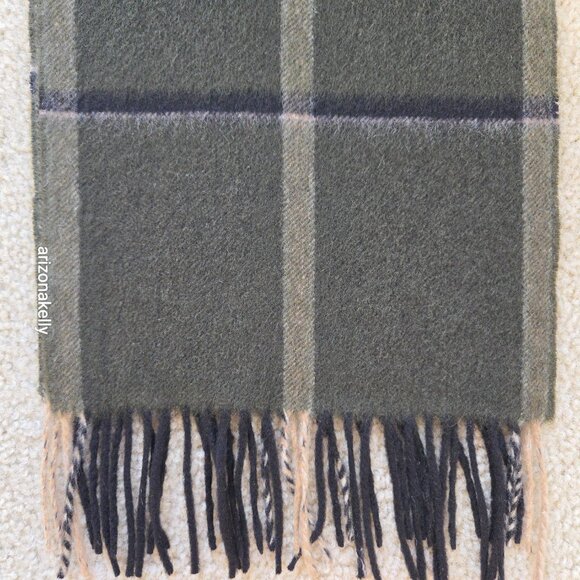 NWOT Cashmere Scarf Dark Green Plaid - Picture 6 of 13